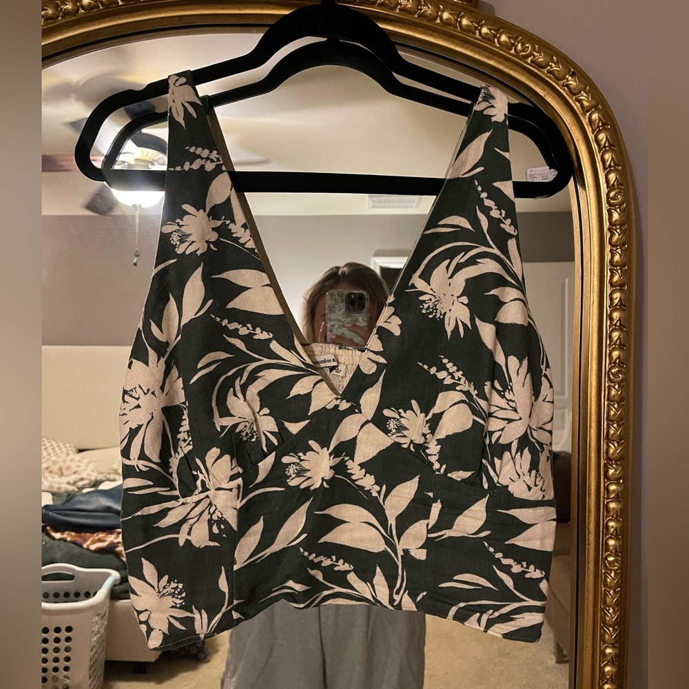 Abercrombie & Fitch Green and Cream Floral Crop Top